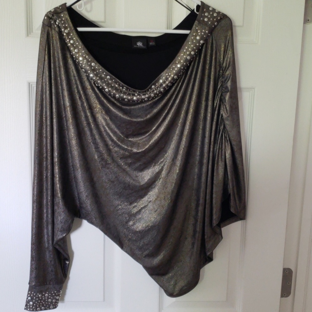 Awesome single sleeve shirt from Rock and Republic